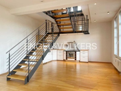 Wohnen mit Loftcharakter • 4,5-Zimmer-Maisonette-Wohnung über drei Etagen im Denkmalobjekt