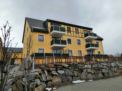 Schöne und neuwertige 2-Zimmer-Erdgeschosswohnung mit geh. Innenausstattung mit Balkon in Mohorn