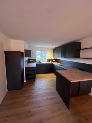 Elegante 4-Zimmer Wohnung mit Balkon und Garten in Moosach