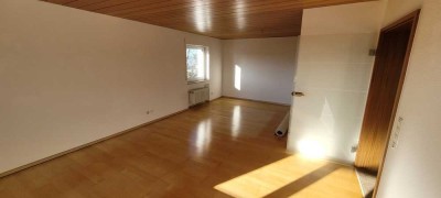 Freundliche und sanierte 3,5-Zimmer-Wohnung mit Einbauküche in Münsingen