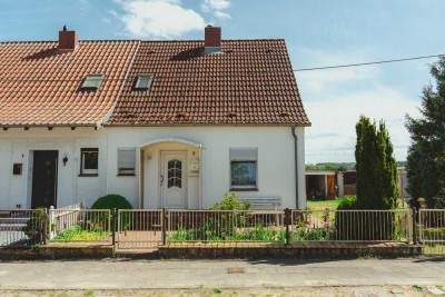 Günstige 3-Zimmer-Doppelhaushälfte mit Garten und Garage in Zachow