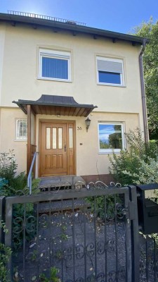 Ansprechendes und modernisiertes 4-Zimmer-Reihenendhaus zur Miete in Bayern - Puchheim
