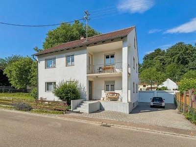 ERBBAU: Modernisierungsbedürftiges Zweifamilienhaus in Aichach - OT Griesbeckerzell