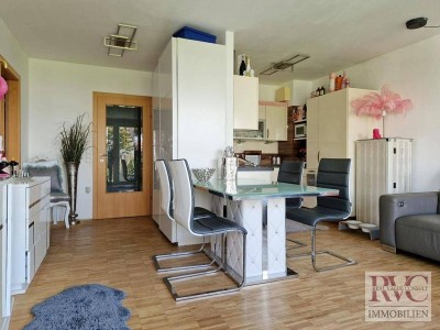 Ihr neuer Lebensmittelpunkt! Absolut zentrale Lage - Sehr hell, gepflegt, privater Garten, TG-Platz!