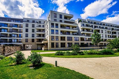 Komfortable Neubauwohnung mit Blick in den Herzogin Garten, mit EBK, Tageslichtbad und Gäste-WC.