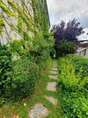 4 Zimmer Wohnung mit Terrasse und Gartenoase