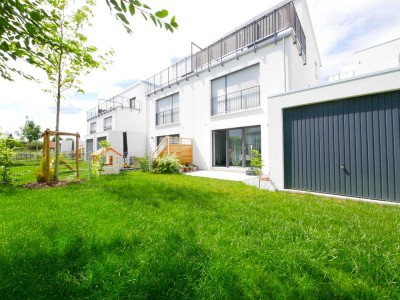 Stilvoll, energetisch, modern –  Wohnen mit Charakter. Dieses Haus erfüllt all Ihre Bedürfnisse.
