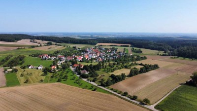 Zweifamilienhaus mit großer Garagenhalle in traumhafter Naturlage