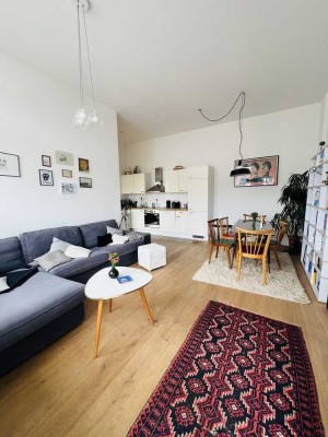 Provisionsfrei: Außergewöhnliche 2-Zimmer-Wohnung mit Dachterrasse in kölner Bestlage