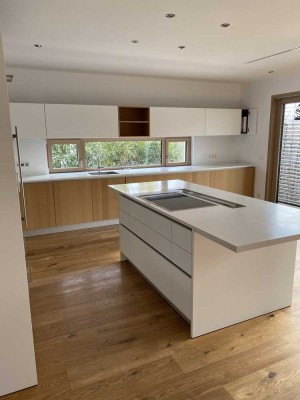 Top ausgestattete, lichtdurchflutete 4-Zimmer-Wohnung mit großen Garten (500qm) im Herzen Freisings