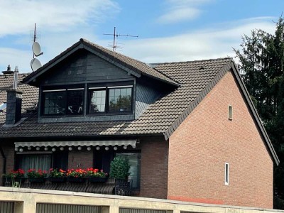 TOPlage Zentrum Dachgeschosswohnung  in Sackgasse eines verklinckerten Dreifamielienhaus