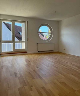Zentral gelegene 5,5-Zimmer Wohnung mit zwei Stellplätzen und Balkonen mitten in Freudenstadt