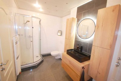 Sofort einziehen: 3 Zimmer Wohnung mit Einbauküche und Balkon