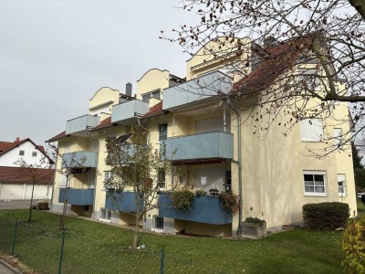 Schöne 3-Zimmer-Wohnung in toller Lage von Hirschaid mit großem Balkon und Garage und Außenstellp