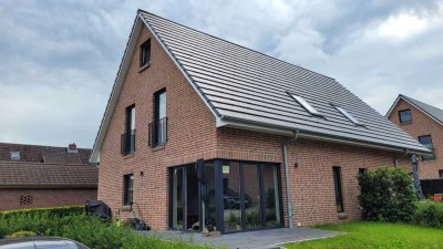 Ansprechende 5-Zimmer-Doppelhaushälfte mit gehobener Innenausstattung und EBK in Buxtehude