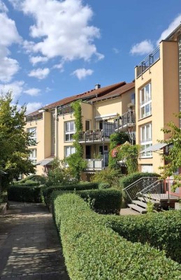 2-Zimmer-Wohnung - ruhige Lage - Balkon & Stellplatz - frisch renoviert