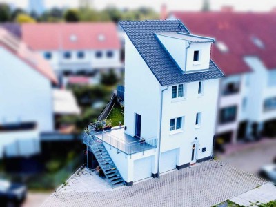 BAUJAHR 2022: Besonderes und optimal aufgeteiltes Familienheim - Energie A+