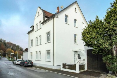 Sofort bezugsfertig: 3-Zimmer-Wohnung mit Garage in gepflegtem Mehrfamilienhaus