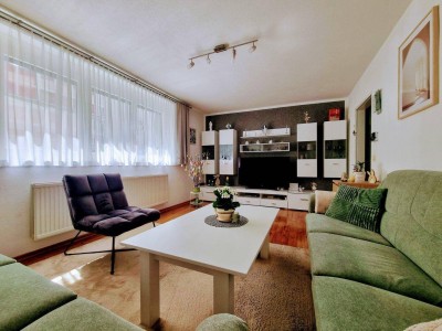 Bereit für den Einzug - Familien und WG taugliche 3-Zimmer-Wohnung mit extra Küche in zentraler Lage