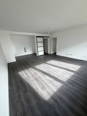 Erstbezug mit Balkon: Stilvolle 3-Zimmer-Terrassenwohnung mit geh. Innenausstattung in Schwabach