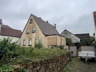 Für Handwerker & Visionäre – Sanierungsobjekt mit riesigem Potenzial in ruhiger Lage von Stettfeld!