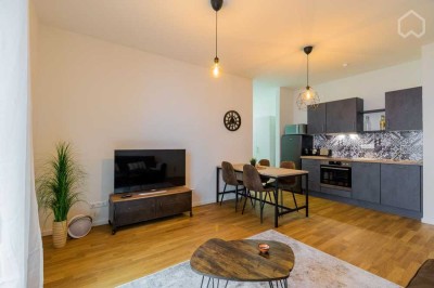 Voll-möblierte, luxuriöse 2-Zimmer Wohnung mit Balkon im Neubau im Kiez Neukölln