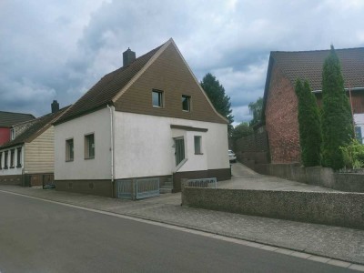 Provisionsfrei – Familienfreundliches Haus mit großem, sonnigem Garten
