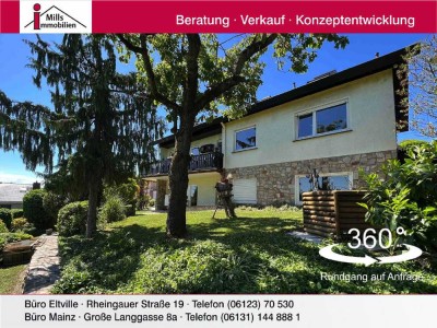 Großzügiges Einfamilienhaus mit Einliegerwohnung und Traum-Blick in 1-A-Feldrandlage