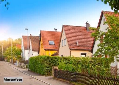 Einfamilienhaus mit Garage in ruhiger Wohnlage