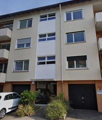 Geschmackvolle, modernisierte 1,5-Raum-Wohnung mit geh. Innenausstattung mit Balkon und EBK