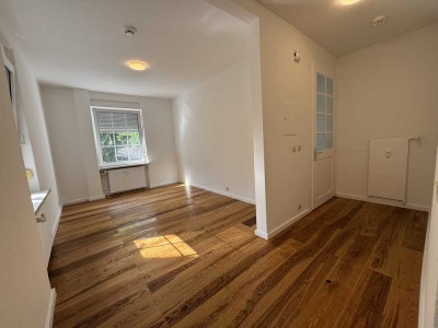 Vollständig renovierte helle 1,5 Raum-Wohnung mit Einbauküche in Baden-Baden