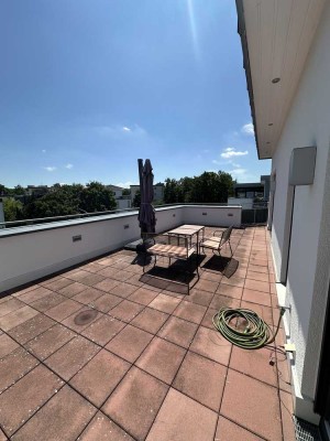 Penthousewohnung mit großer Dachterrasse – Nähe Uni-Klinikum.