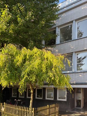 Lichtdurchflutete stilvolle 4-Zimmer-Wohnung mit Balkon in Hürth