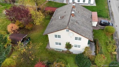 Gepflegtes Zweifamilienhaus in guter Lage in Spiegelau - sofort frei!