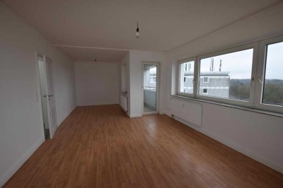 +++ Ich werde renoviert! Charmante 2-Raumwohnung mit Balkon und Fahrstuhl +++