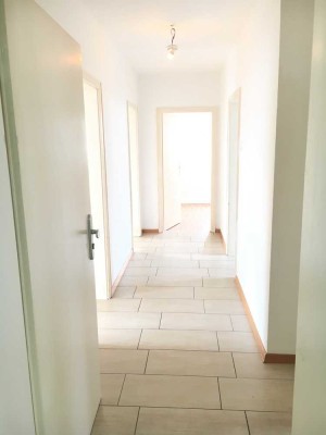 Helle 3-Zimmer-Wohnung mit Balkon in Wolnzach