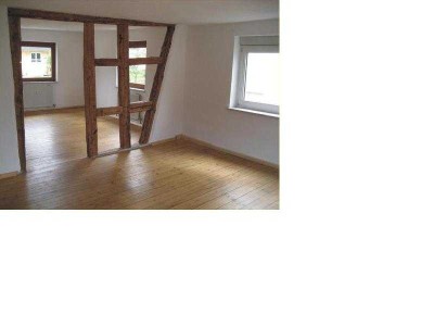 Geräumige 8-Zimmer-Wohnung mit großer Dachterasse und EBK in Nehren