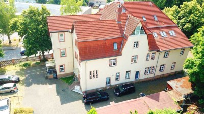 Schicke 2-Raumwohnung | Badewanne | PKW-Stellplätze auf Grundstück