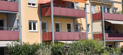 schöne 3-Zi.-Eigentumswohnung in guter Lage mit Garage - 708
