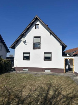 Freistehendes Einfamilienhaus mit Garten