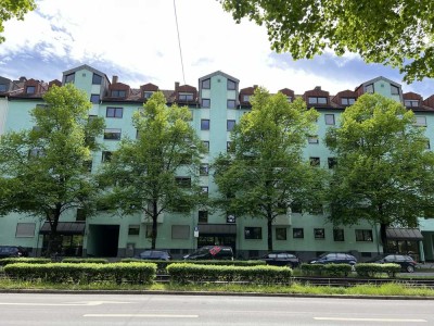 Ein Traum von Sonne ! Ruhig, großer Balkon.
