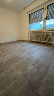 Attraktive und modernisierte 3-Raum-Hochparterre-Wohnung mit geh. Innenausstattung in Radevormwald