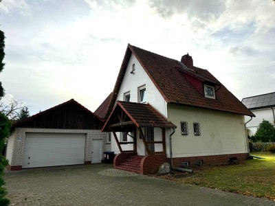 Einfamilienhaus mit Sanierungsbedarf auf großzügigem Grundstück