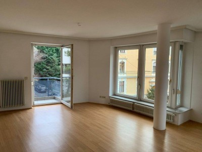 Geidorf Top Lage: 3 Zimmer Wohnung mit Balkon und Tiefgaragenparkplatz