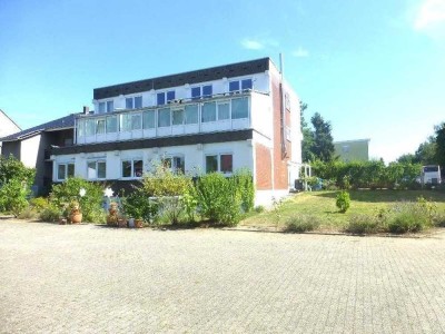 Wohnen /Gewerbe: Pflege.- Altersh., Betreutes Wohn.in LEV-Manfort