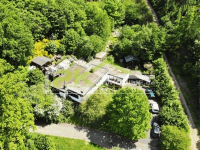 Leben wo andere Urlaub machen – großzügiges Anwesen mit herrlichem Ausblick ins Grüne & Privatsphäre