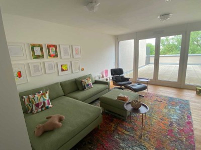 Wohnen am Park: Moderne und lichtdurchflutete 3,5 Zimmer Maisonette Wohnung