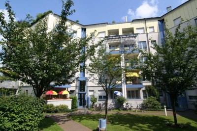 Smarte Kapitalanlage! Vermietete 2-Zi.-Wohnung. EG mit Terrasse und kl. Garten! Hilden-City!