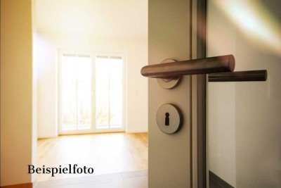 Erstbezug nach Sanierung ++ 2 Zimmer mit Westbalkon in gepflegtem Altbau ++