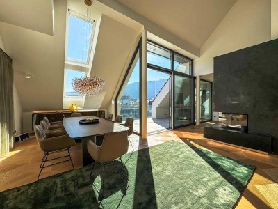 Gmunden: Maritimer Luxus - Penthouse mit Bootshaus en suite.